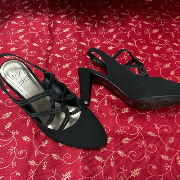 Black Heeled Women’s Christmas Dress Shoes Sz 8 - Picture 2 of 7